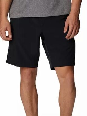 Columbia Men's Black Cargo Performance Shorts